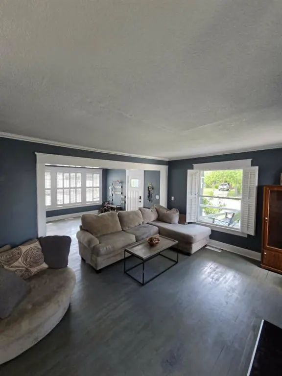 Photo 4 — 210 SW D Street, Ardmore, OK 73401