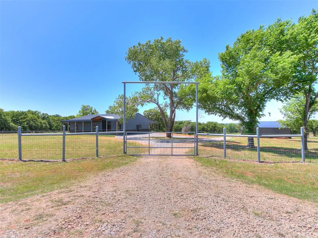 Photo 3 — 17899 N Harrah Road, Luther, OK 73054