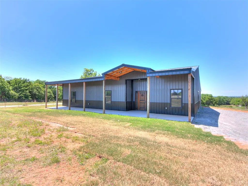 Photo 4 — 17899 N Harrah Road, Luther, OK 73054