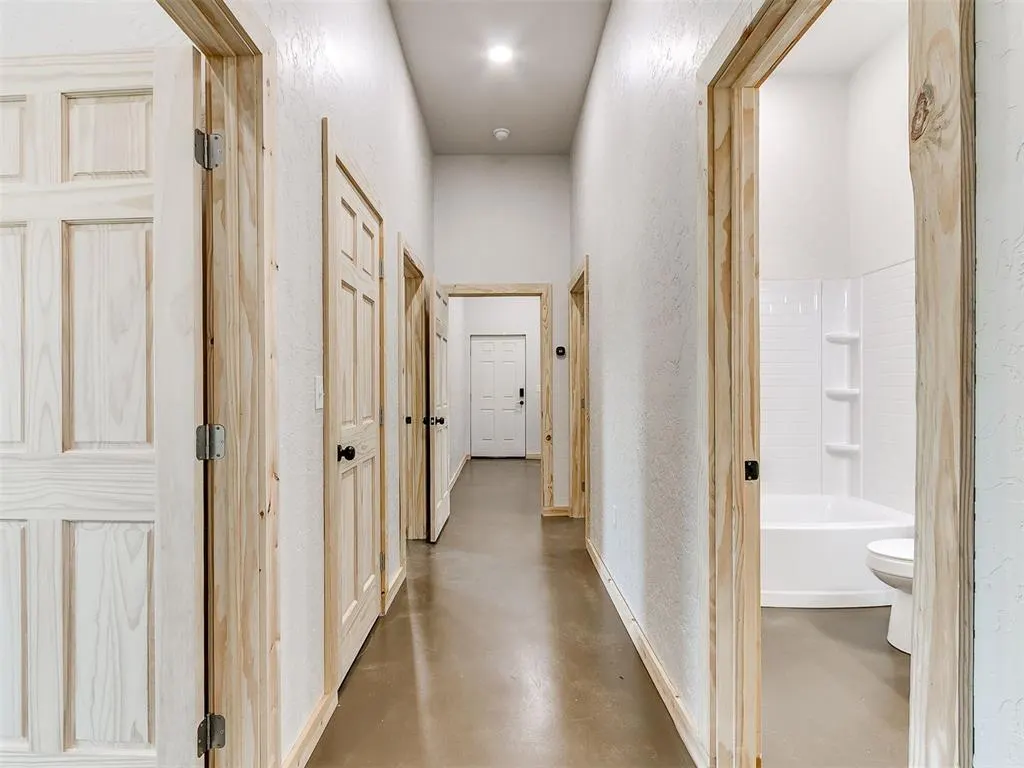 Photo 19 — 17899 N Harrah Road, Luther, OK 73054