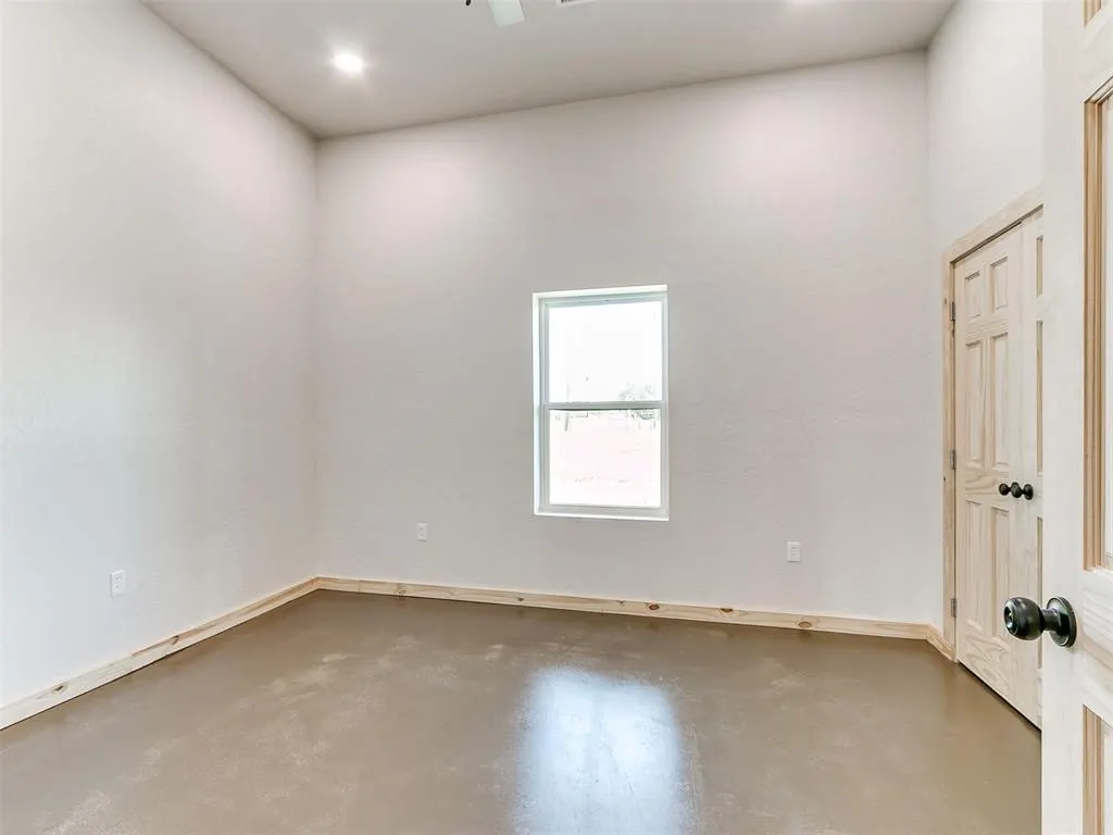 Photo 20 — 17899 N Harrah Road, Luther, OK 73054