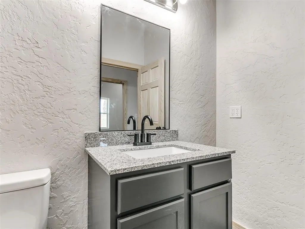Photo 26 — 17899 N Harrah Road, Luther, OK 73054