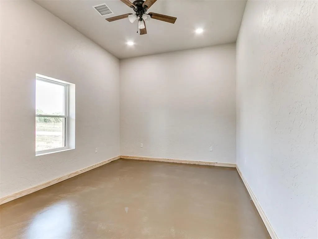 Photo 27 — 17899 N Harrah Road, Luther, OK 73054