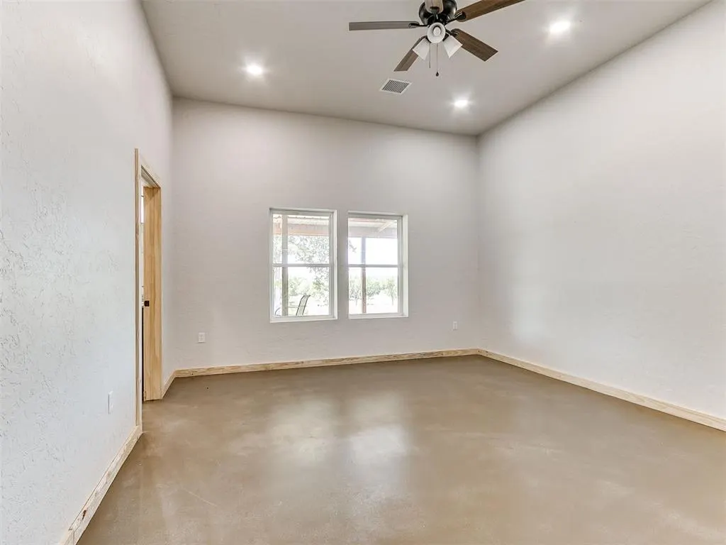 Photo 31 — 17899 N Harrah Road, Luther, OK 73054