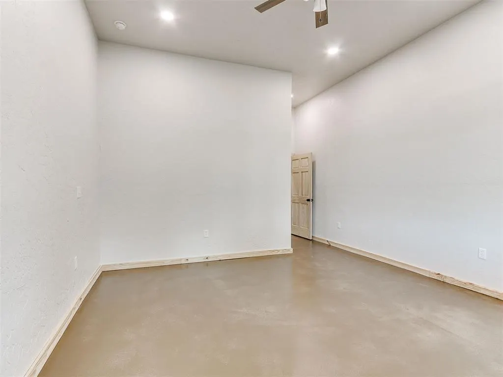 Photo 33 — 17899 N Harrah Road, Luther, OK 73054