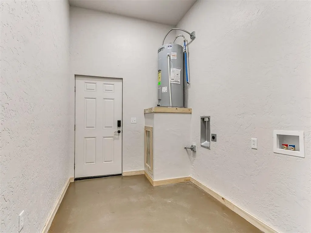 Photo 42 — 17899 N Harrah Road, Luther, OK 73054