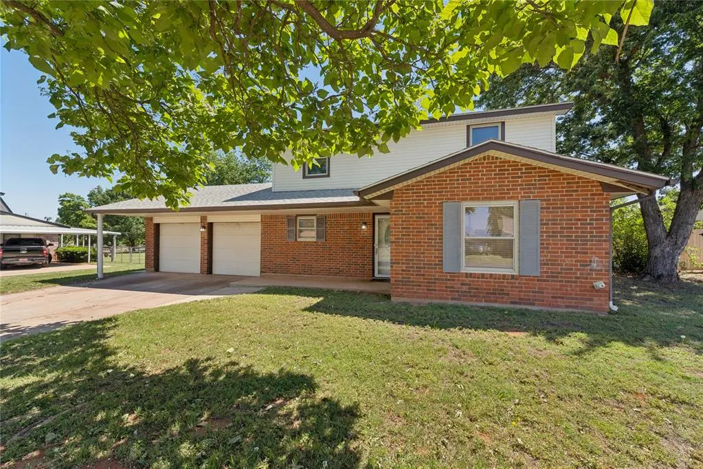 Photo 3 — 924 S Meadow Lane, Mustang, OK 73064