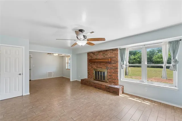 Photo 7 — 924 S Meadow Lane, Mustang, OK 73064
