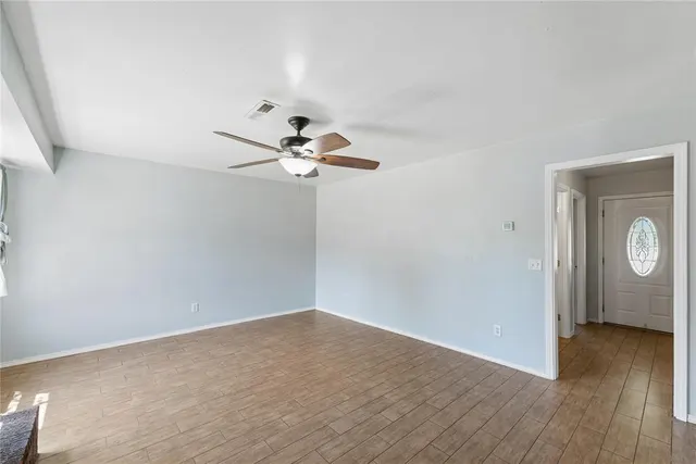 Photo 8 — 924 S Meadow Lane, Mustang, OK 73064