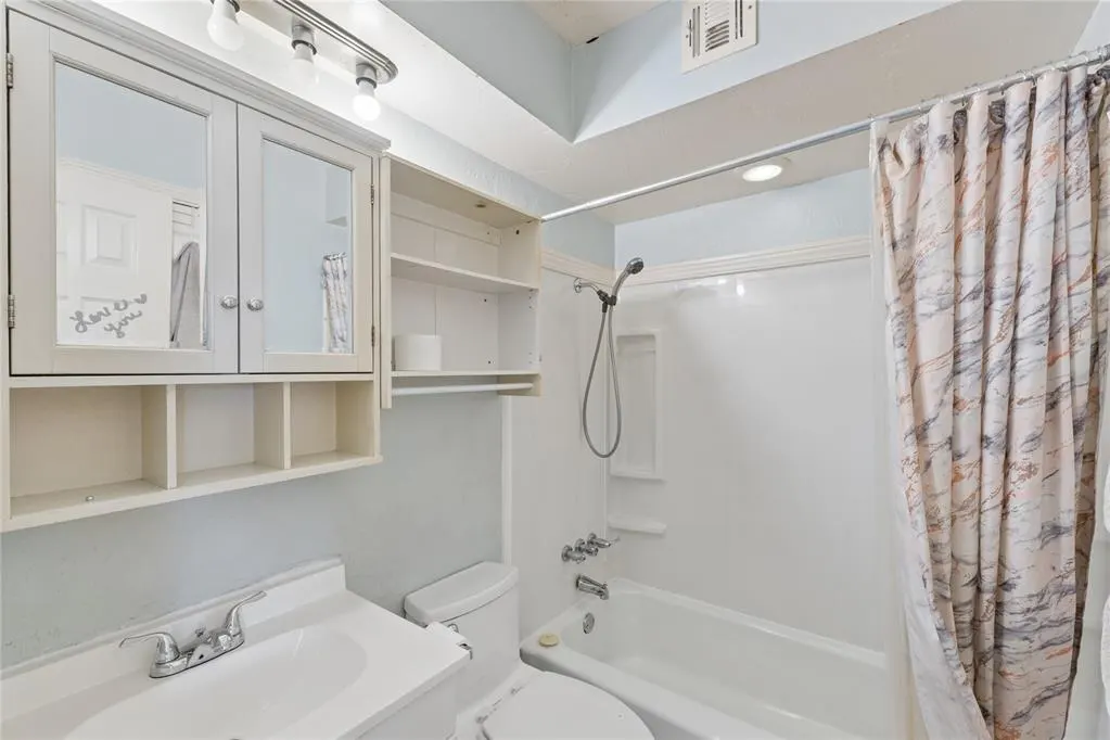 Photo 22 — 924 S Meadow Lane, Mustang, OK 73064