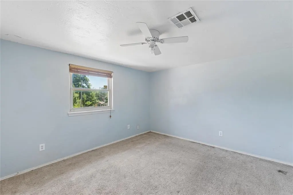 Photo 23 — 924 S Meadow Lane, Mustang, OK 73064