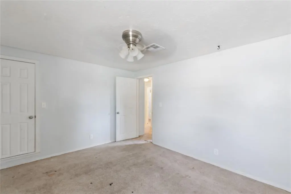 Photo 33 — 924 S Meadow Lane, Mustang, OK 73064