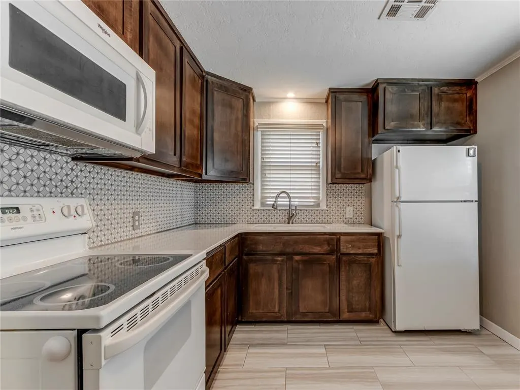 Photo 4 — 3145 NW 66th Street, Oklahoma City, OK 73116