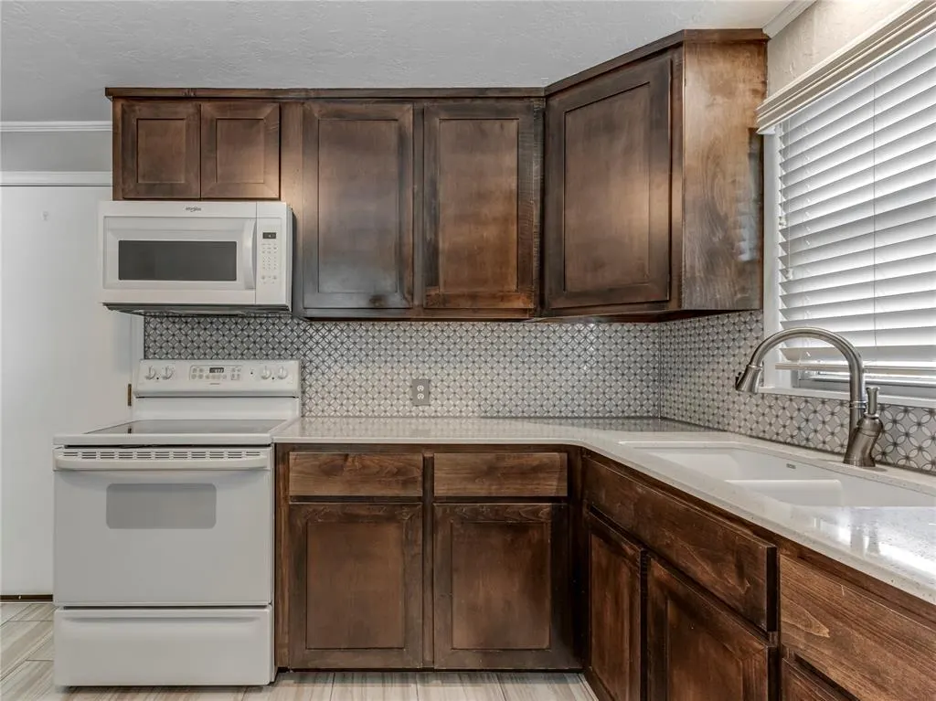 Photo 6 — 3145 NW 66th Street, Oklahoma City, OK 73116