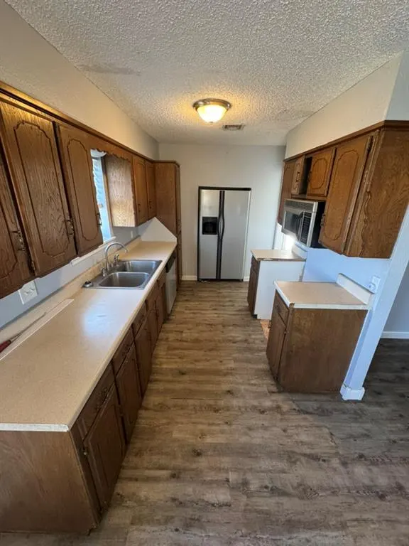 Photo 3 — 725 Elm Avenue, Geary, OK 73040