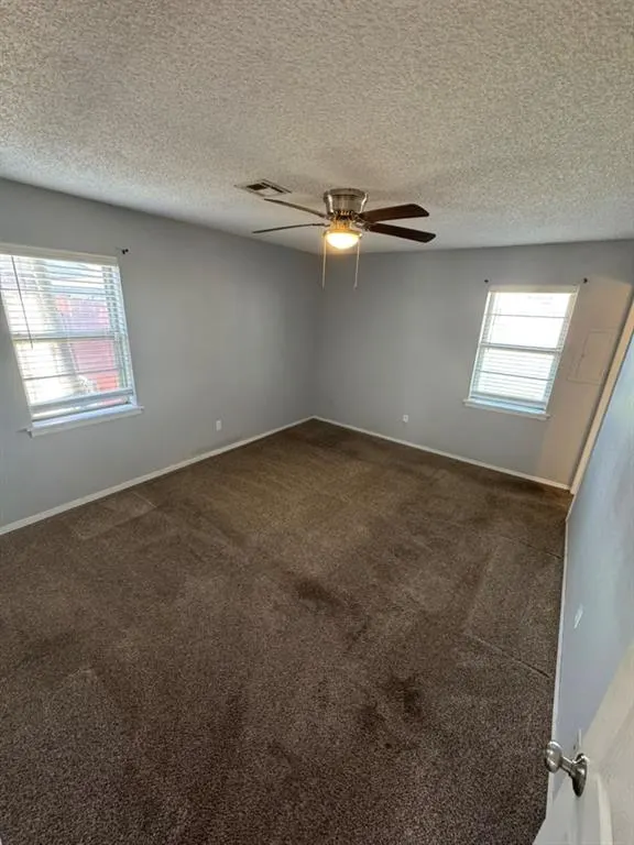 Photo 11 — 725 Elm Avenue, Geary, OK 73040
