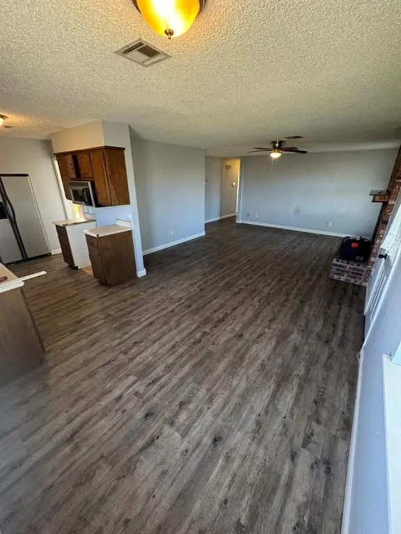 Photo 5 — 725 Elm Avenue, Geary, OK 73040