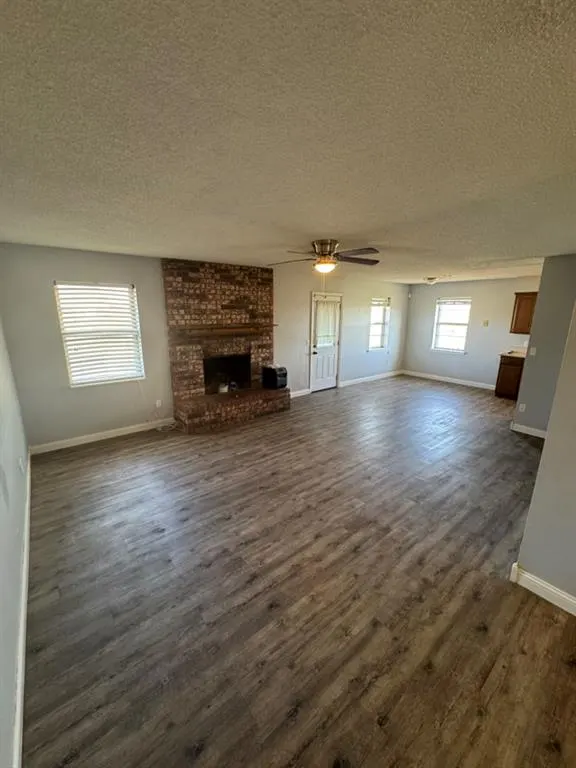 Photo 6 — 725 Elm Avenue, Geary, OK 73040