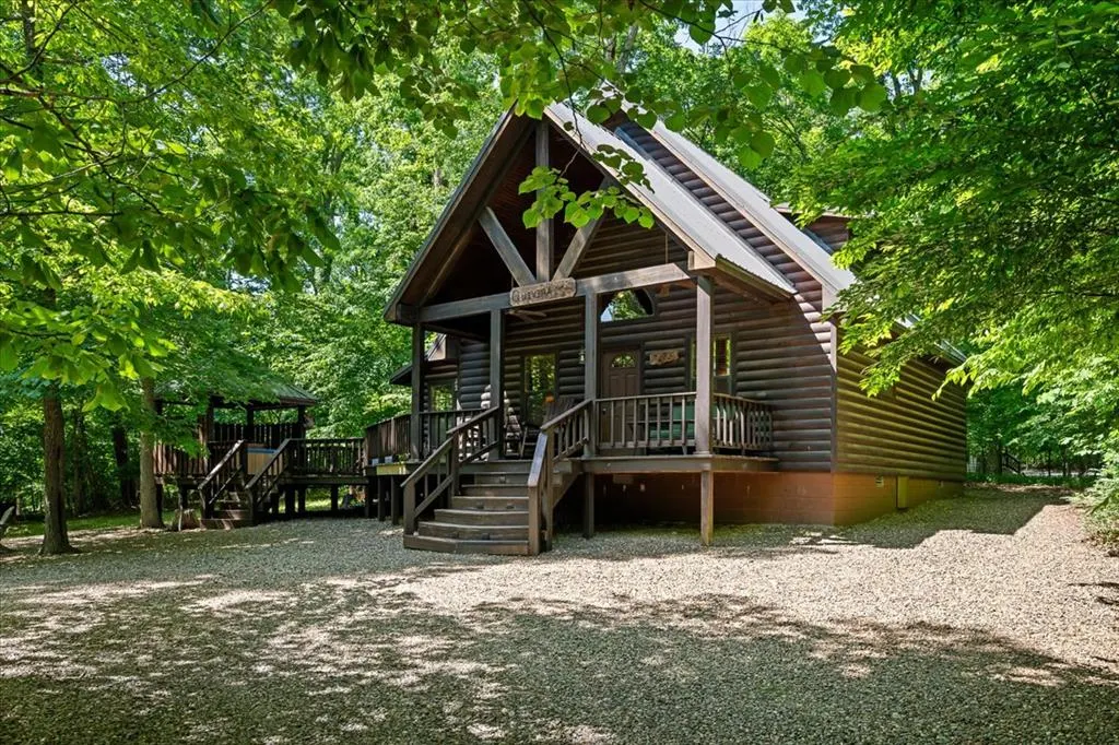 Front exterior — 107 Lost Oaks Trail, Broken Bow, OK 74728