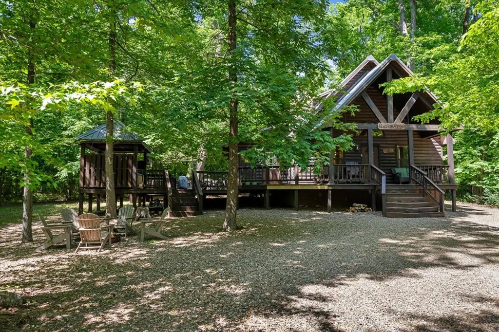 Photo 2 — 107 Lost Oaks Trail, Broken Bow, OK 74728