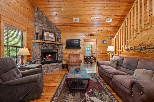 Photo 7 — 107 Lost Oaks Trail, Broken Bow, OK 74728