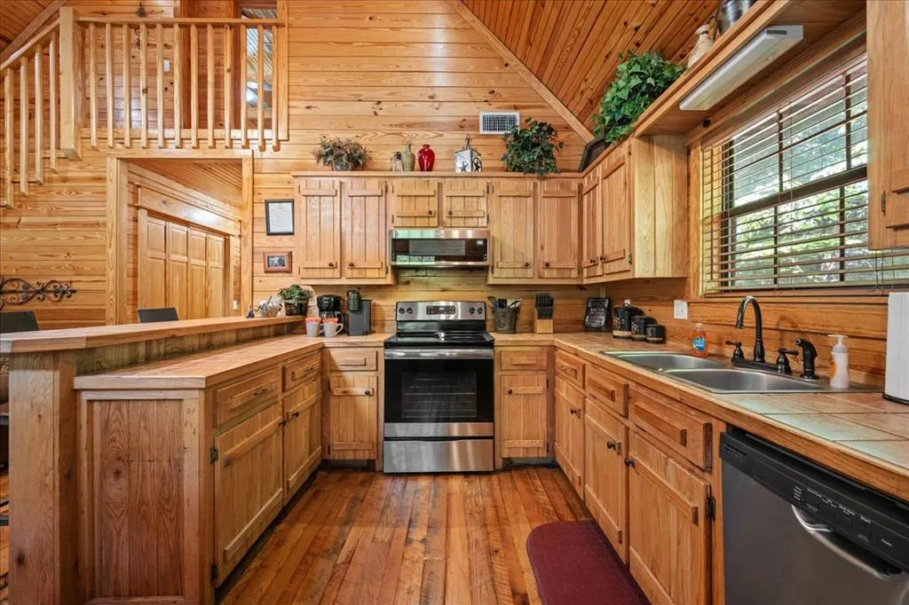 Photo 10 — 107 Lost Oaks Trail, Broken Bow, OK 74728
