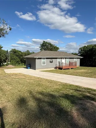Sold home at 824 S Bennett Boulevard