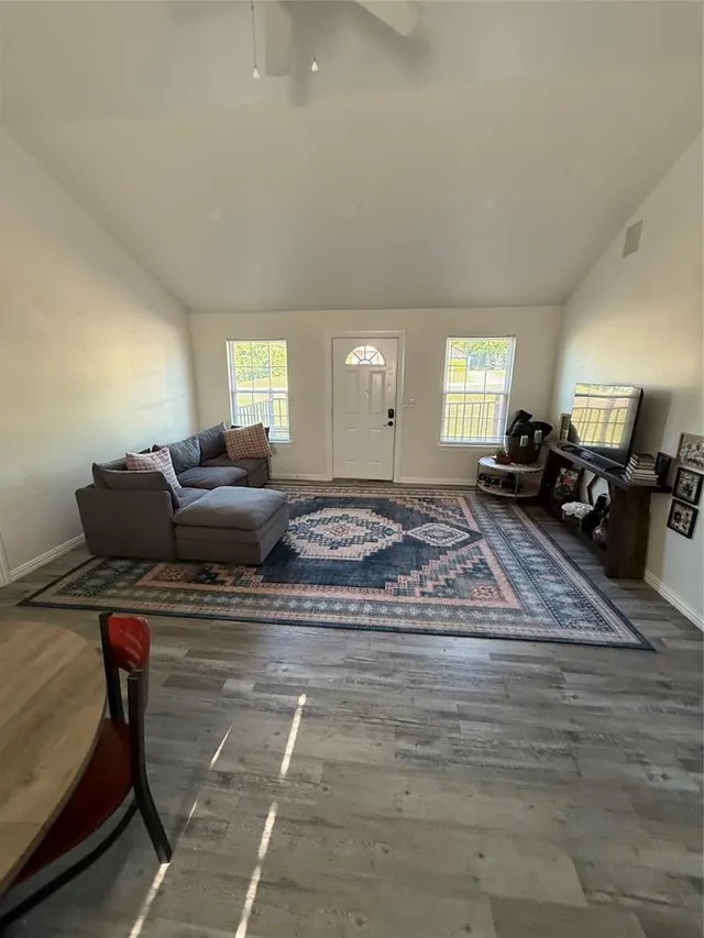 Photo 5 — 824 S Bennett Boulevard, Chandler, OK 74834