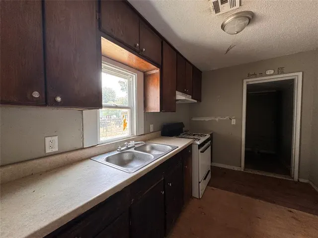 Photo 7 — 2632 SW 33rd Street, Oklahoma City, OK 73119