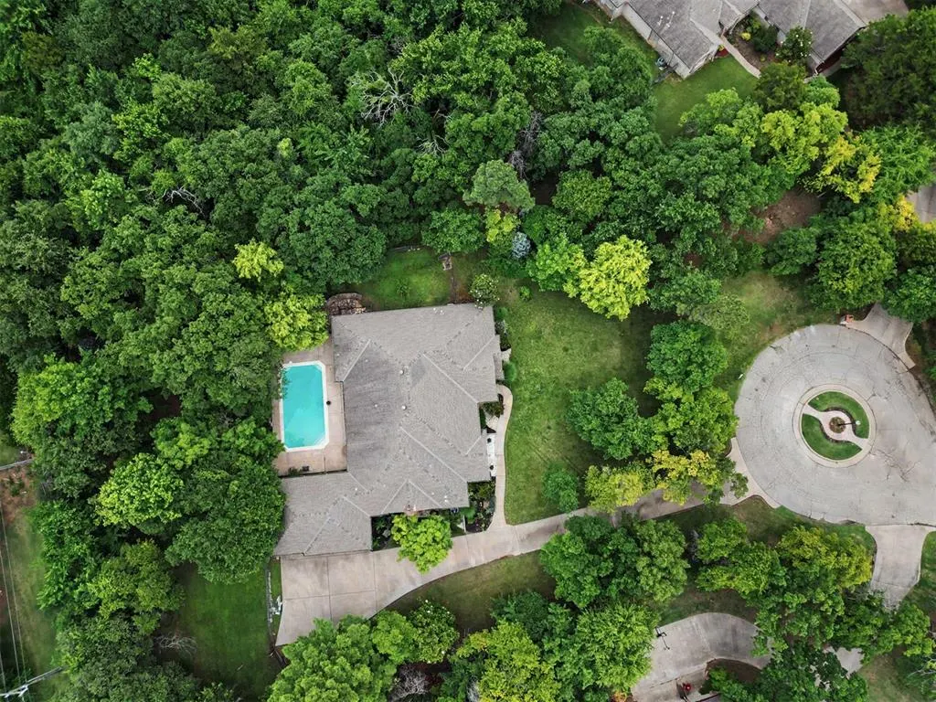 Photo 33 — 10025 Hidden Hollow Lane, Oklahoma City, OK 73151