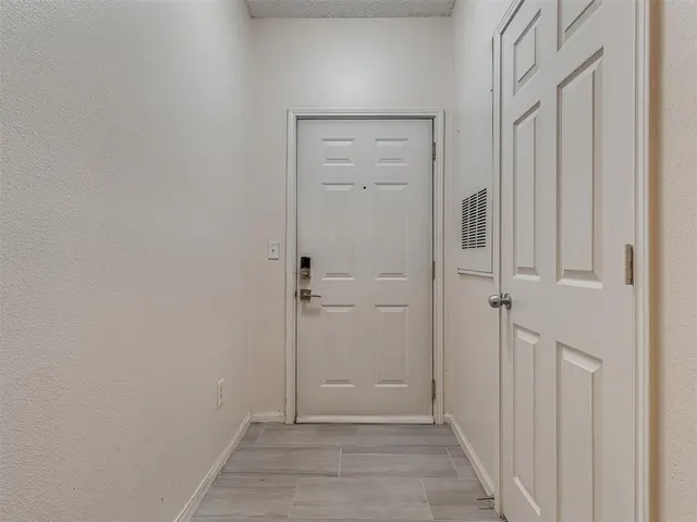 Photo 3 — 2200 Classen 1125, Norman, OK 73071