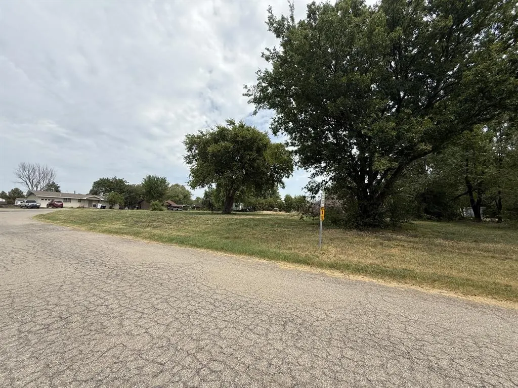 Photo 2 — 229 W Main Street, Davenport, OK 74026