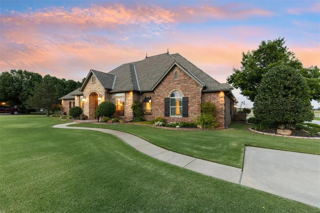 Photo 2 — 22370 Cedar Ridge Road, Edmond, OK 73025