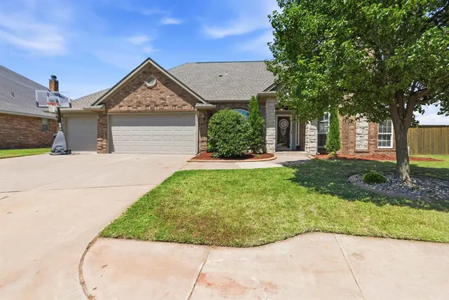Photo 2 — 2501 NW 153rd Street, Edmond, OK 73013