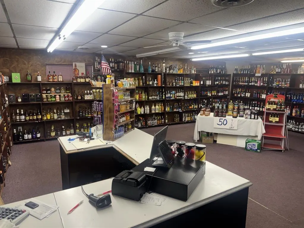 Photo 4 — 1906 W Gary Boulevard, Clinton, OK 73601