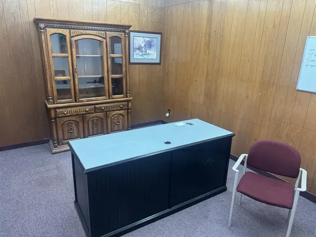 Photo 5 — 1906 W Gary Boulevard, Clinton, OK 73601