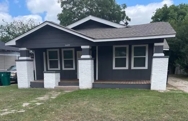 Front exterior — 1609 NW 34th Street, Oklahoma City, OK 73118