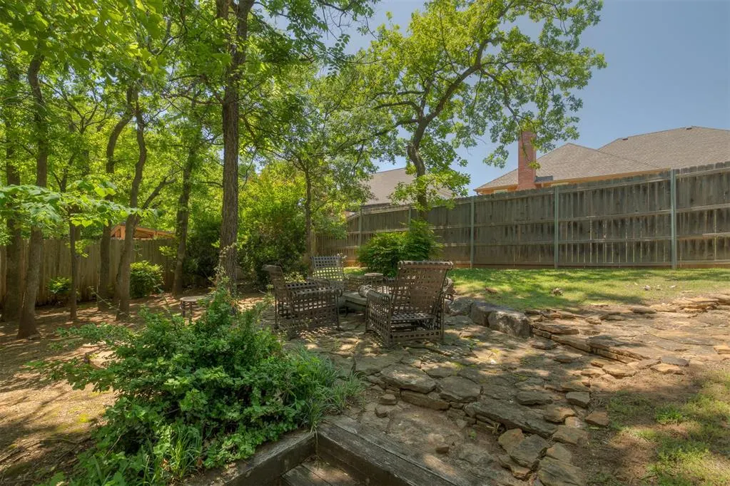 Photo 14 — 409 N Bradbury Drive, Edmond, OK 73034