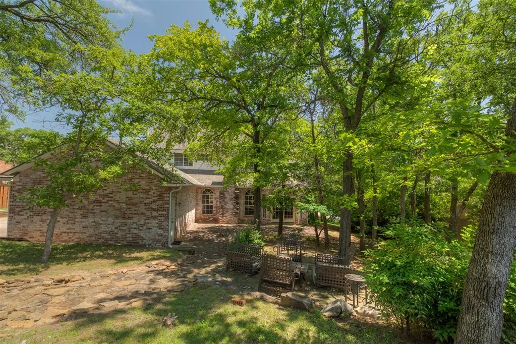 Photo 16 — 409 N Bradbury Drive, Edmond, OK 73034
