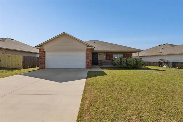 Front exterior — 933 S Blackjack Lane, Mustang, OK 73064
