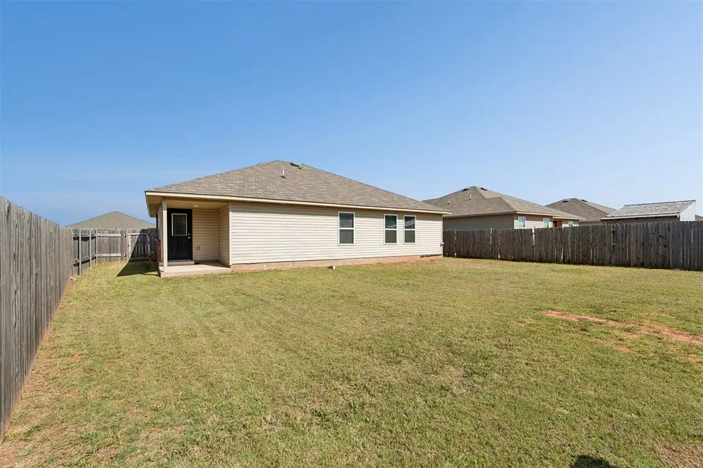 Photo 12 — 933 S Blackjack Lane, Mustang, OK 73064