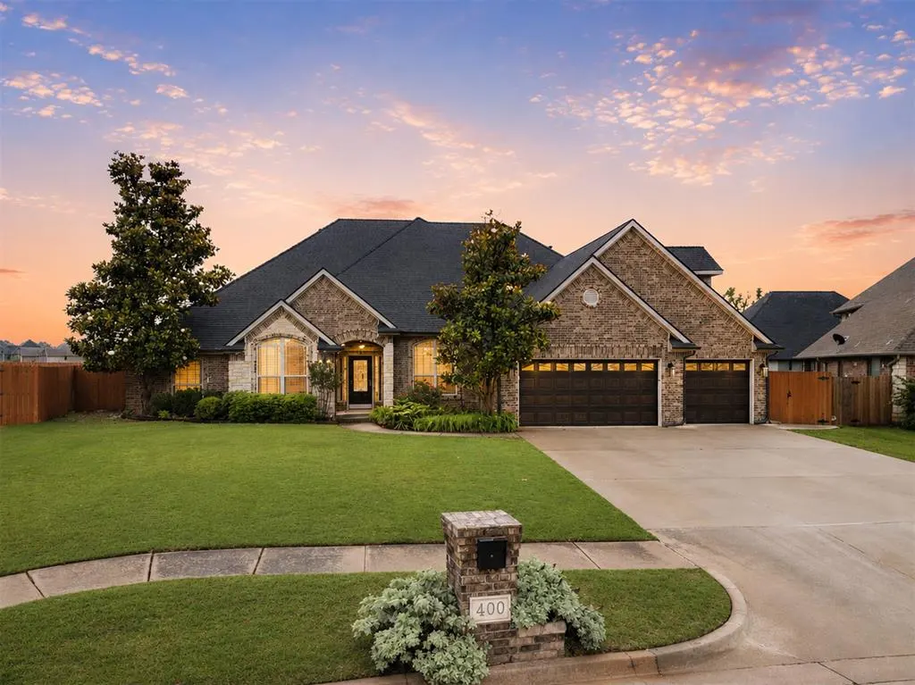 Front exterior — 400 S Chardon Drive, Mustang, OK 73064