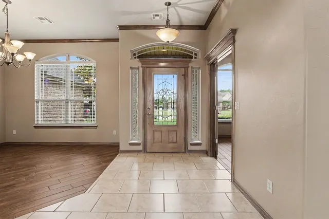 Photo 5 — 400 S Chardon Drive, Mustang, OK 73064