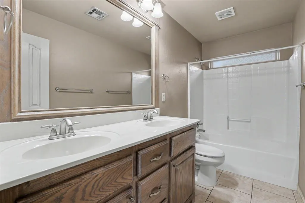 Photo 22 — 400 S Chardon Drive, Mustang, OK 73064