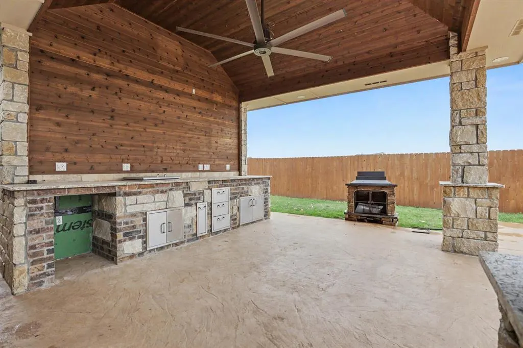 Photo 2 — 400 S Chardon Drive, Mustang, OK 73064