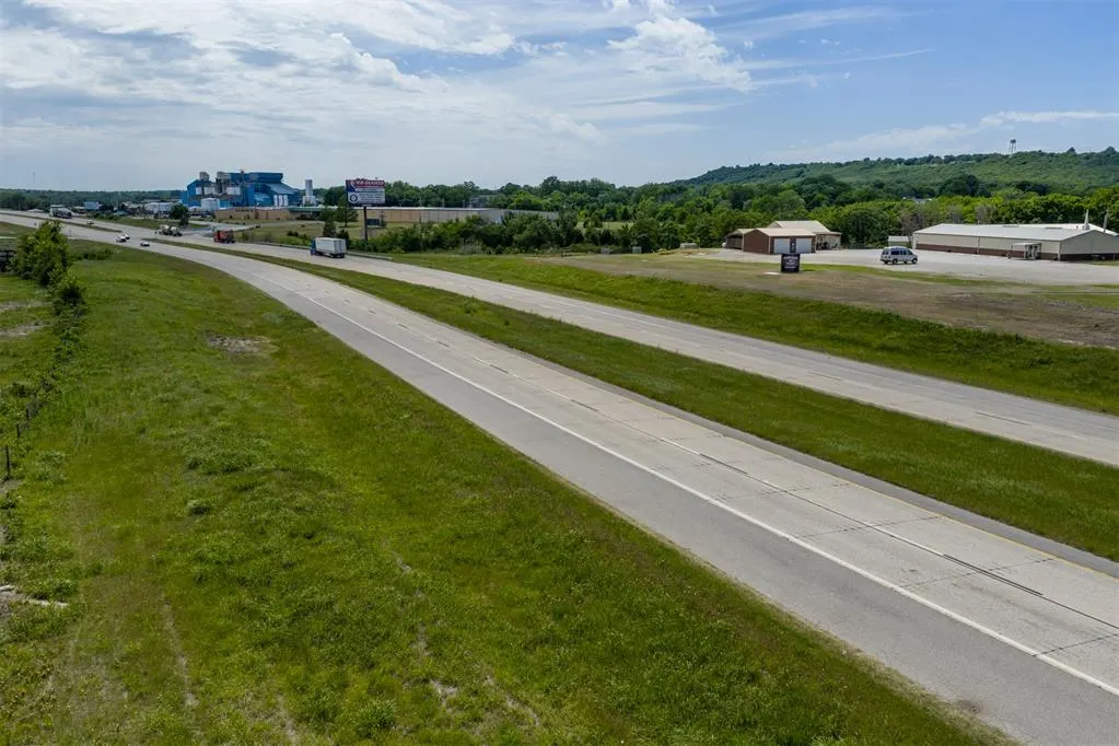 Photo 4 — W Hwy 75 Highway, Henryetta, OK 74437