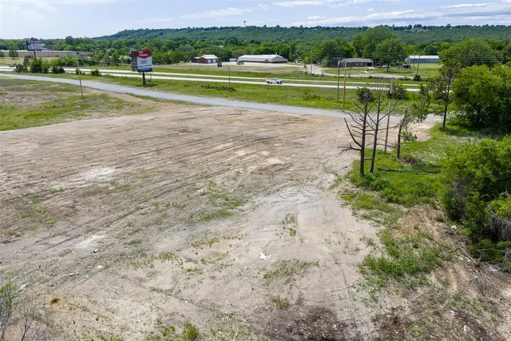 Photo 2 — W 75 Highway, Henryetta, OK 74437