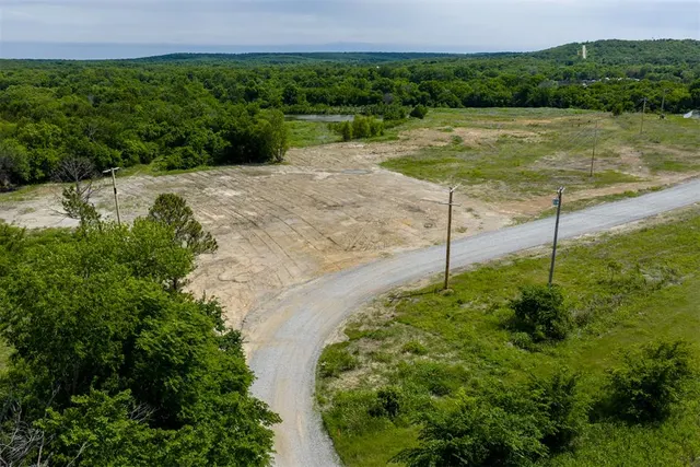 Photo 3 — W 75 Highway, Henryetta, OK 74437