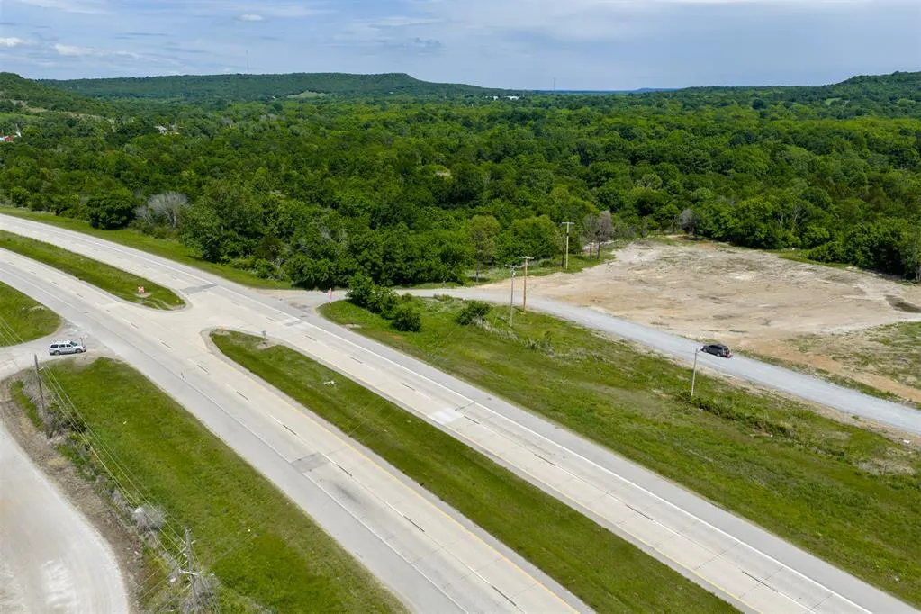 Photo 5 — W 75 Highway, Henryetta, OK 74437