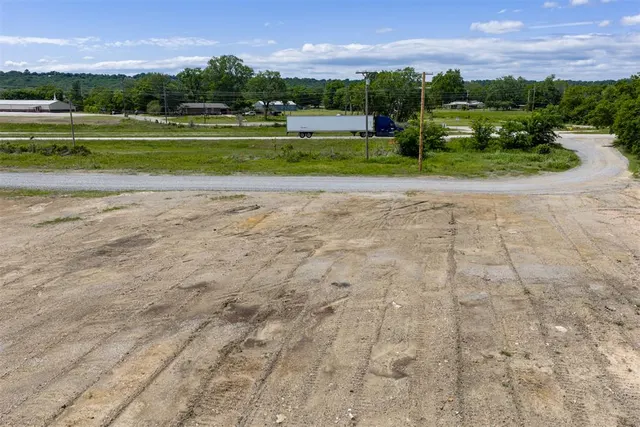Photo 8 — W 75 Highway, Henryetta, OK 74437